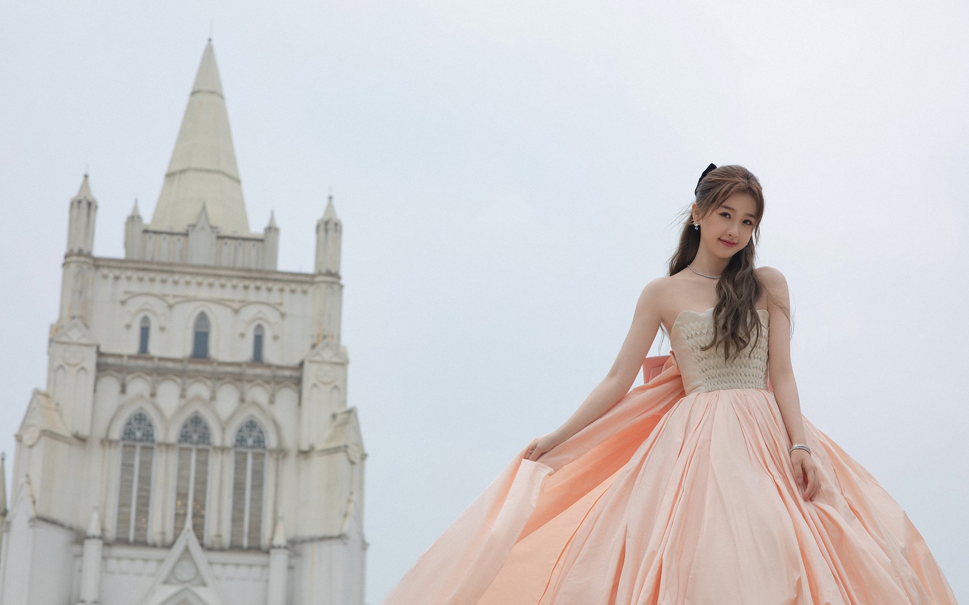 FB体育入口-佛罗伦萨多次组织传控打破防守体系，佛罗伦萨首发